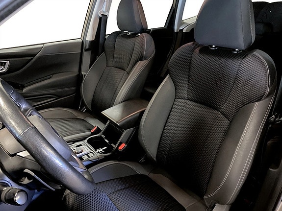 Subaru Forester 4 of 19