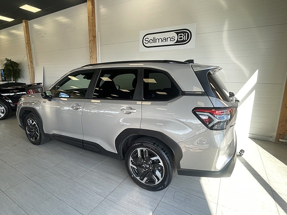 Subaru Forester 3 of 19