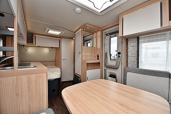 Knaus 450 FU Sport, Dubbelbädd 11 of 27