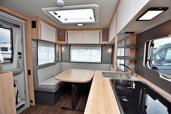 Knaus 450 FU Sport, Dubbelbädd 23 of 27