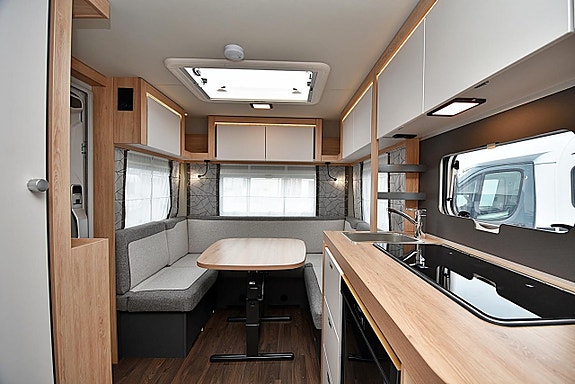 Knaus 450 FU Sport, Dubbelbädd 21 of 27