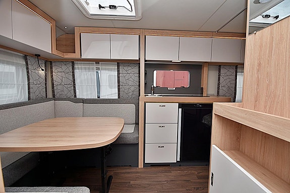 Knaus 450 FU Sport, Dubbelbädd 6 of 27