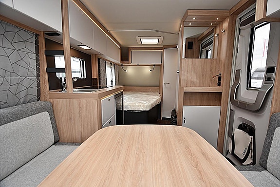 Knaus 450 FU Sport, Dubbelbädd 10 of 27