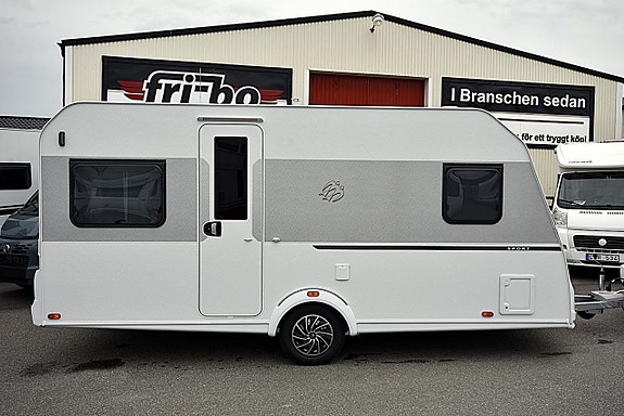 Knaus 450 FU Sport, Dubbelbädd 3 of 27
