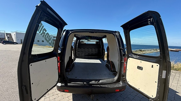 Hyundai H-1 3 of 7