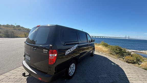 Hyundai H-1 5 of 7