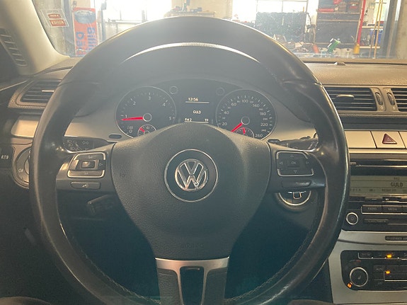 Volkswagen Passat 7 of 9