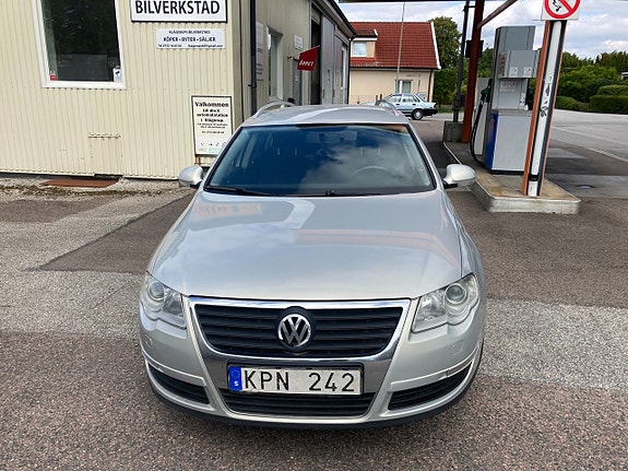 Volkswagen Passat 3 of 9