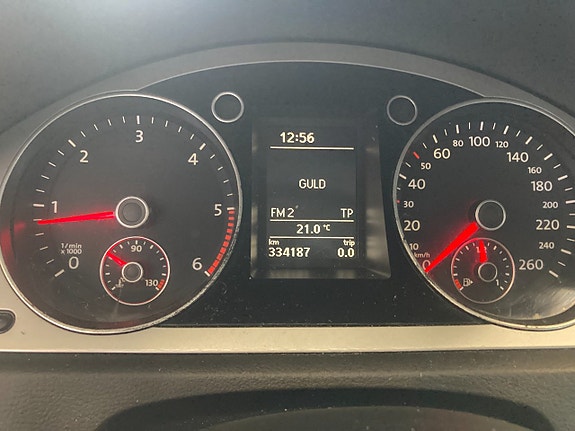 Volkswagen Passat 5 of 9