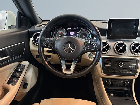Mercedes-Benz CLA220 d 9 of 23