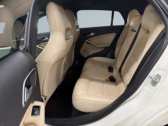 Mercedes-Benz CLA220 d 13 of 23