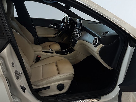 Mercedes-Benz CLA220 d 10 of 23