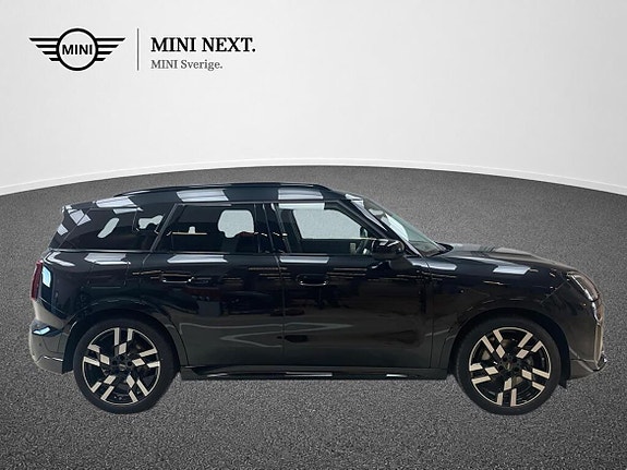 MINI Countryman SE 3 of 15