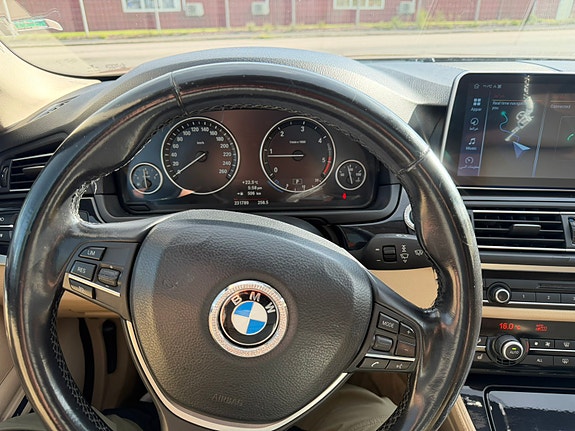 BMW 520d 8 of 16