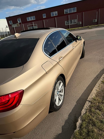 BMW 520d 12 of 16