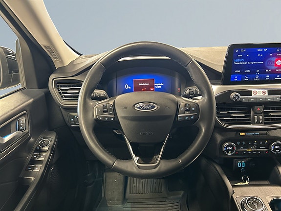 Ford Kuga 9 of 22