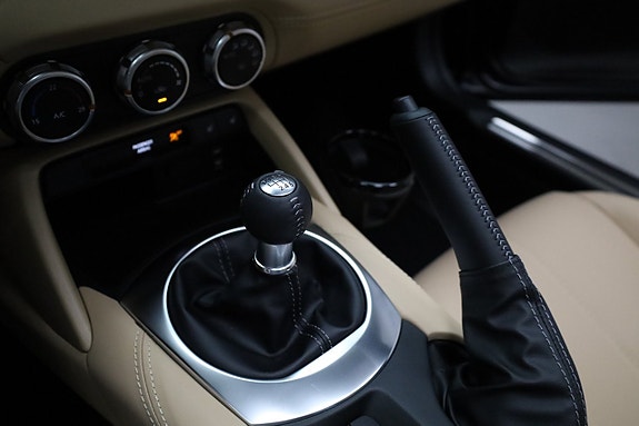 Mazda MX-5 24 of 28