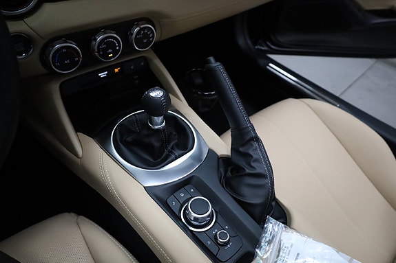 Mazda MX-5 25 of 28