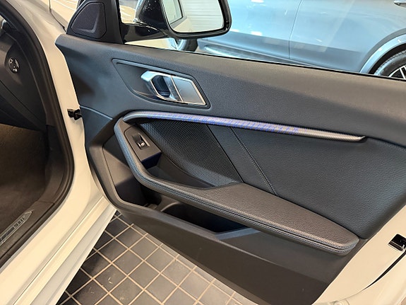 BMW 118i 17 of 23