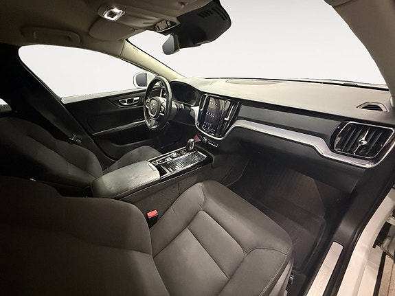 Volvo V60 12 of 16
