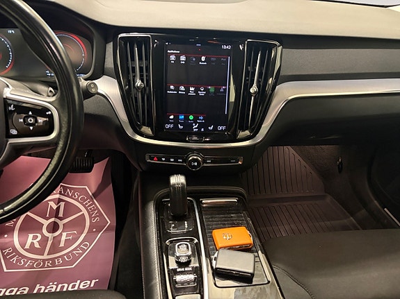 Volvo V60 11 of 16