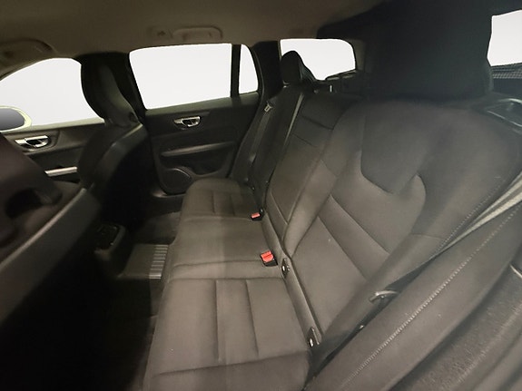 Volvo V60 13 of 16