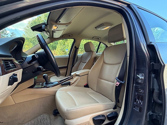 BMW 318i 10 of 17