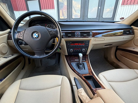 BMW 318i 12 of 17