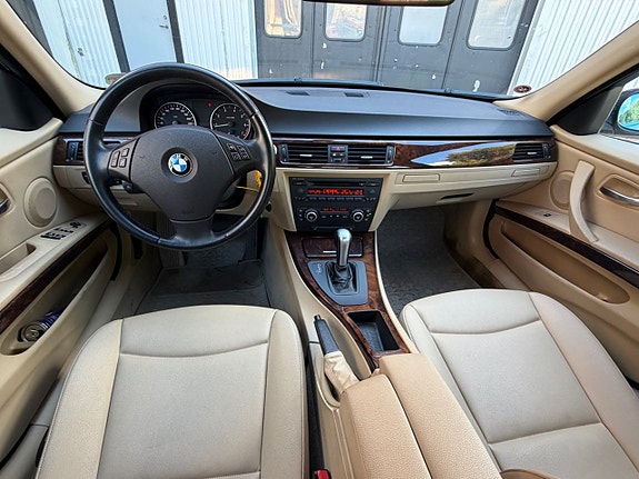 BMW 318i 11 of 17