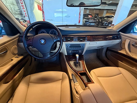 BMW 318i 16 of 17