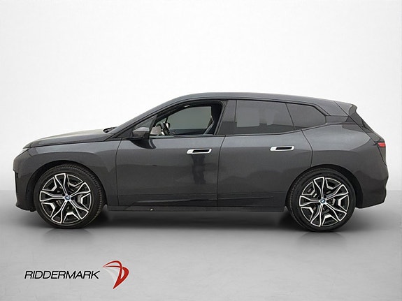 BMW iX 8 of 30