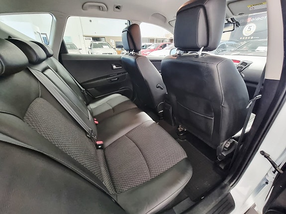 Kia Ceed 22 of 22