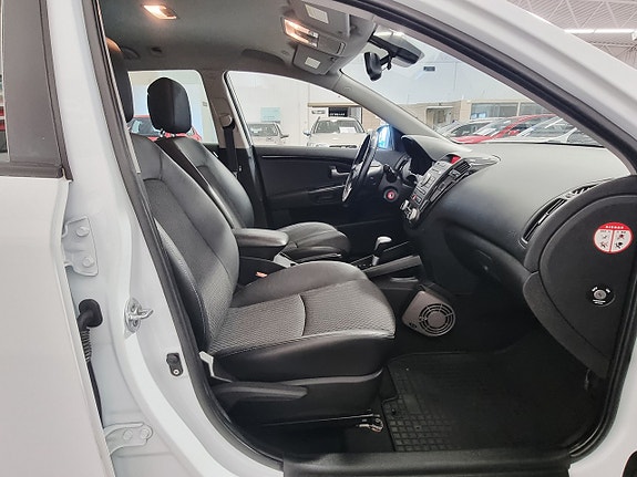 Kia Ceed 17 of 22