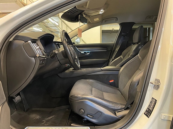 Volvo V90 Cross Country 11 of 24