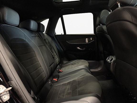 Mercedes-Benz GLC300 e 13 of 26