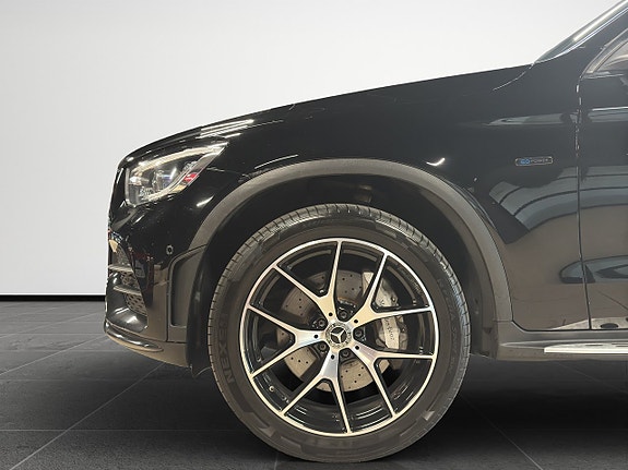 Mercedes-Benz GLC300 e 24 of 26