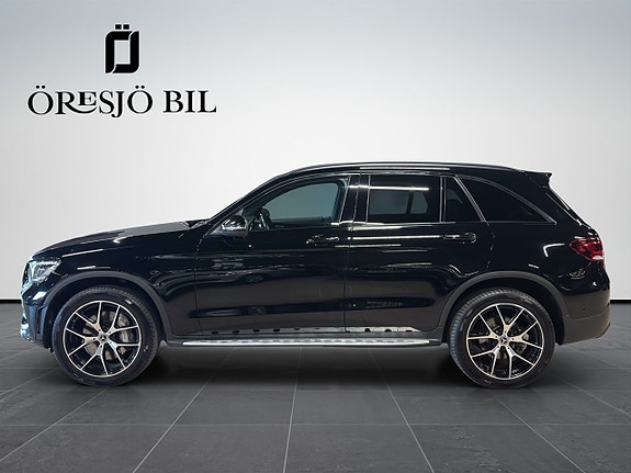Mercedes-Benz GLC300 e 2 of 26