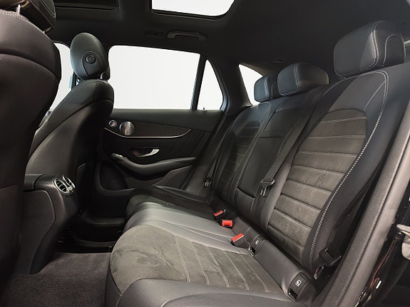 Mercedes-Benz GLC300 e 11 of 26