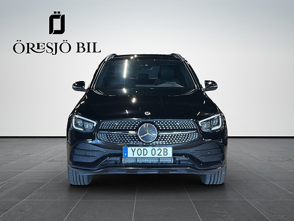 Mercedes-Benz GLC300 e 3 of 26