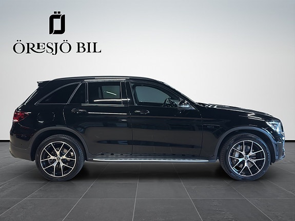Mercedes-Benz GLC300 e 7 of 26