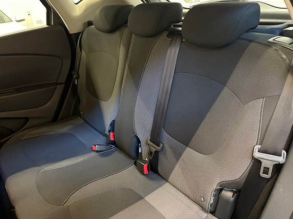 Renault Captur 10 of 19