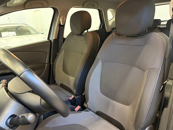 Renault Captur 9 of 19