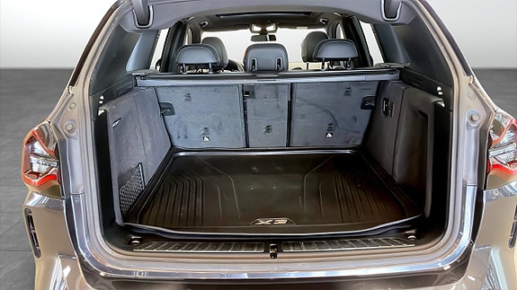 BMW iX3 10 of 11