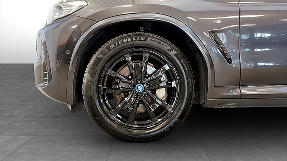 BMW iX3 9 of 11