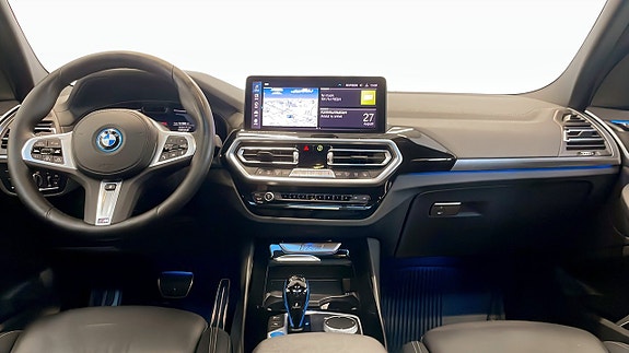 BMW iX3 4 of 11
