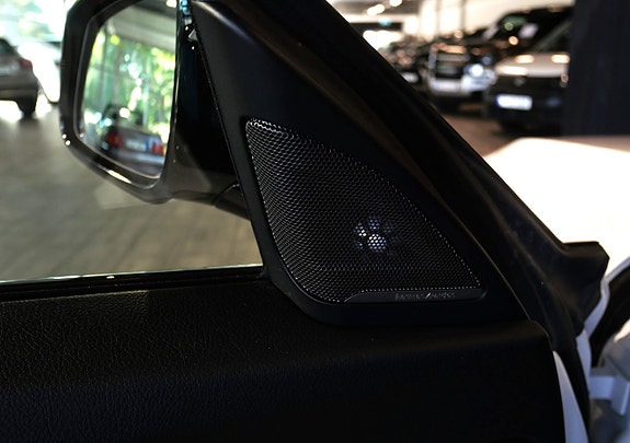 BMW 320d 18 of 23