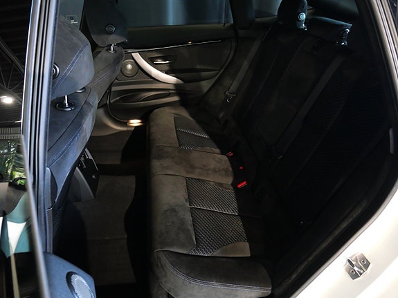BMW 320d 10 of 23