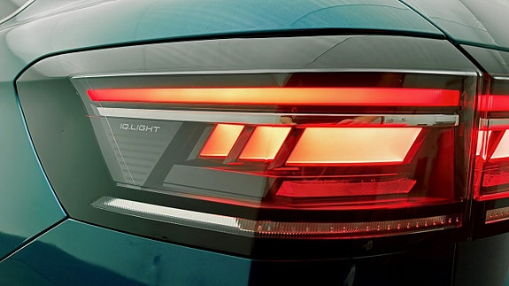 Volkswagen Passat 19 of 20