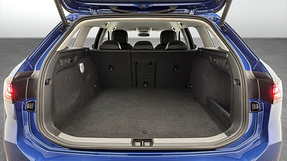 Volkswagen Passat 12 of 20