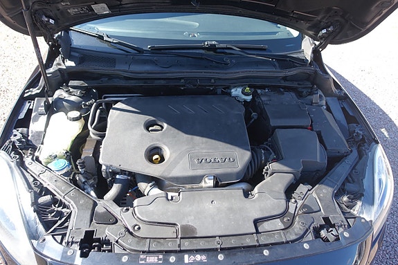 Volvo V40 16 of 28